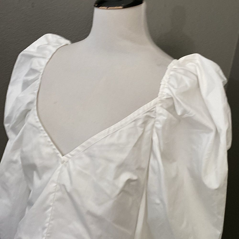 Choosy White Peacock Puff Shoulder Crop Top - Picture 3 of 13